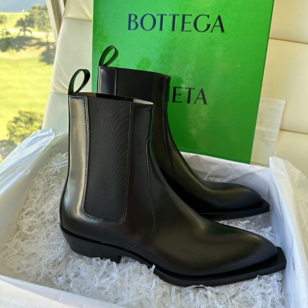 NEW BOTTEGA VENETA Black Chisel Chelsea Boots SZ 42 MSRP $1390 - Picture 9 of 12